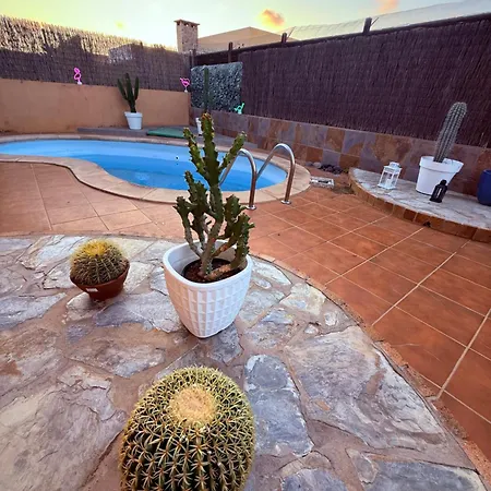 Villa Dar Nur Ideal For Families, Couples, And Digital Nomads With Private Pool Bbq Solarium